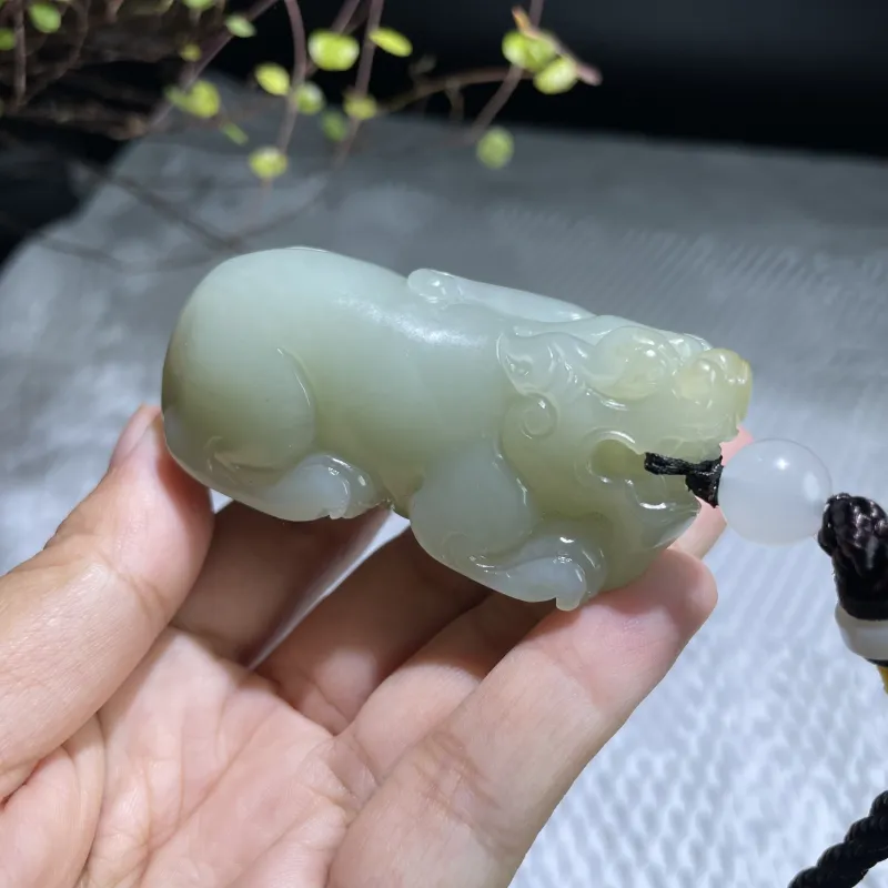 BUDOUXIAOAI Hetian Jade Handheld Piece White Jade/Pale Greenish White Jade Men's-5