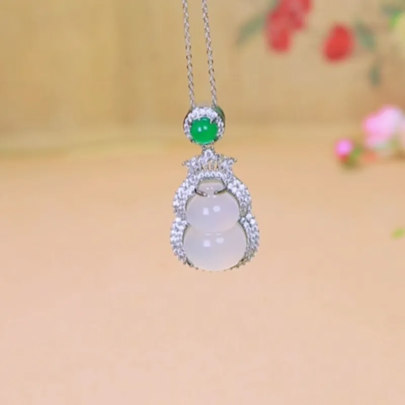 BUDOUXIAOAI Chalcedony Necklaces Unisex-1