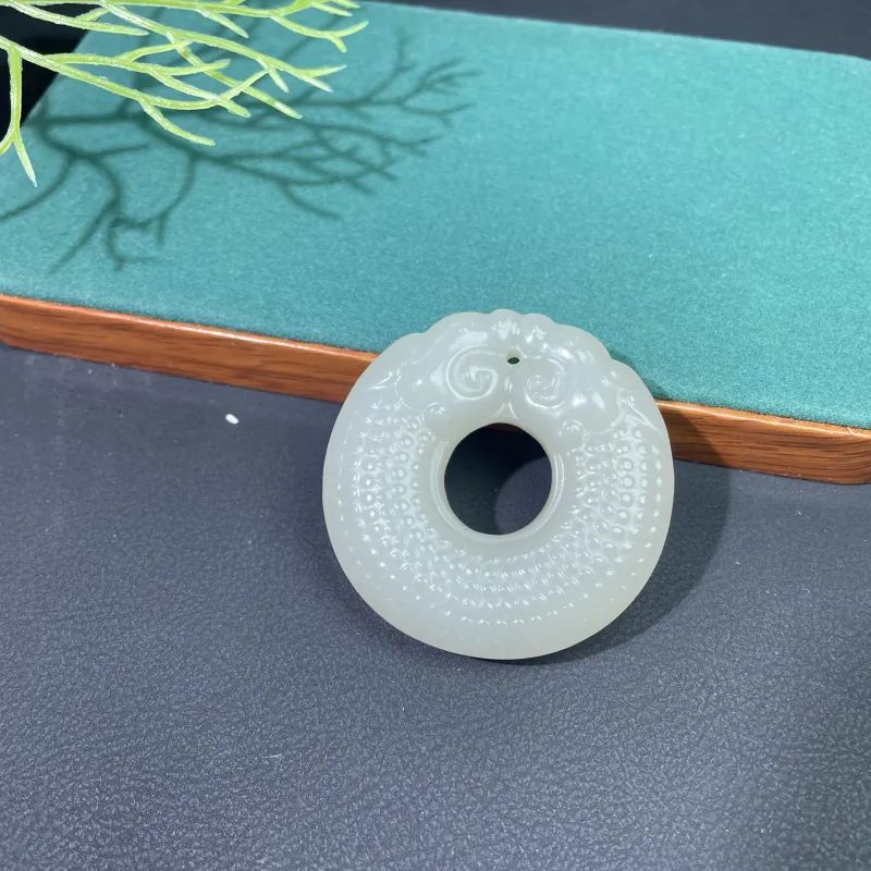 BUDOUXIAOAI Hetian Jade Handheld Piece White Jade/Pale Greenish White Jade Unisex-2