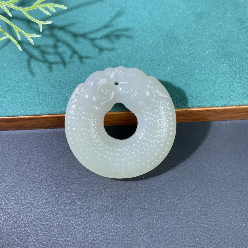 BUDOUXIAOAI Hetian Jade Handheld Piece White Jade/Pale Greenish White Jade Unisex-4