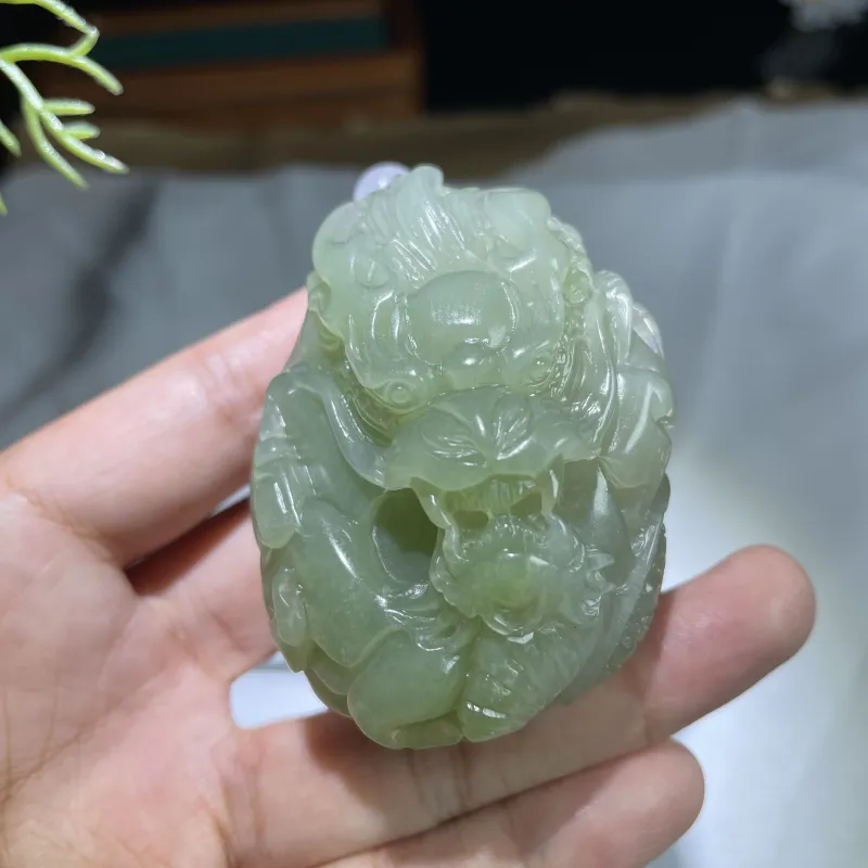 BUDOUXIAOAI Hetian Jade Handheld Piece Green Jadeite Men's-1