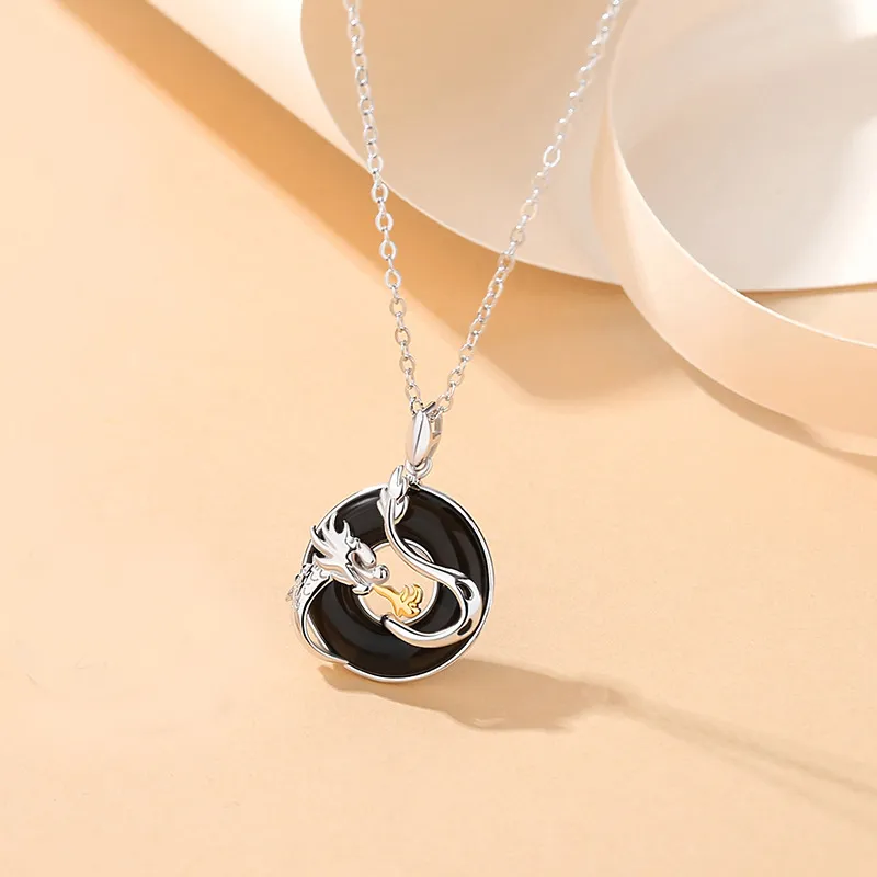 Bubble Scallops Chalcedony Necklaces Unisex-1