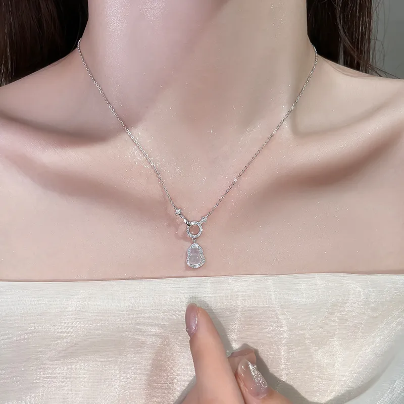 Bubble Scallops Chalcedony Necklaces Unisex-4