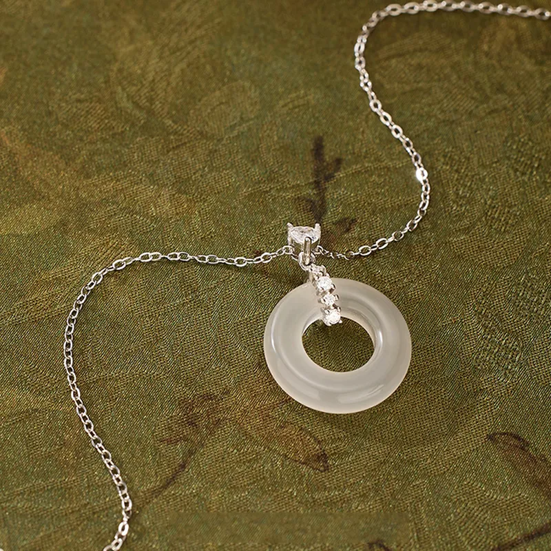 Bubble Scallops Chalcedony Necklaces Unisex-4
