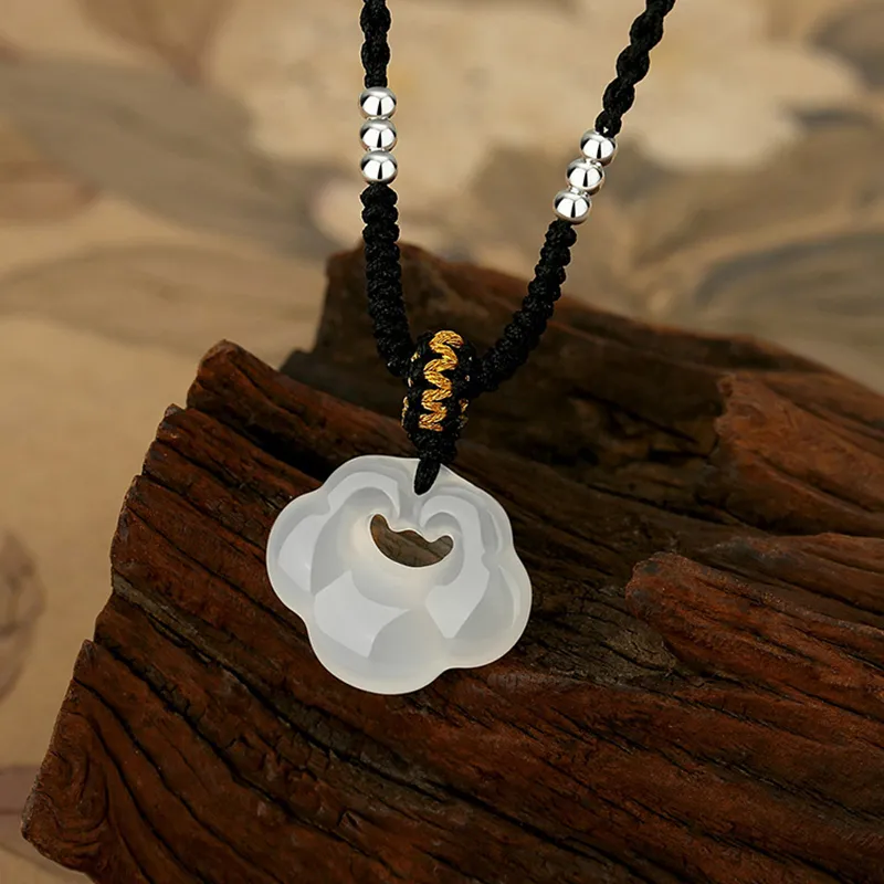 Bubble Scallops Chalcedony Necklaces Unisex-2