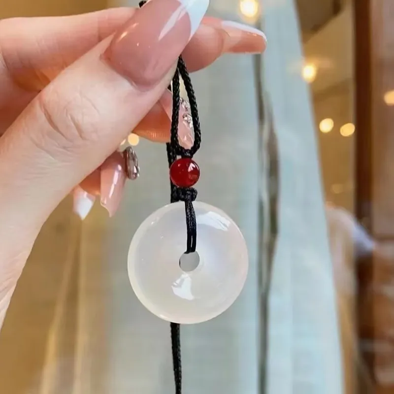 Bubble Scallops Chalcedony Necklaces Unisex-2