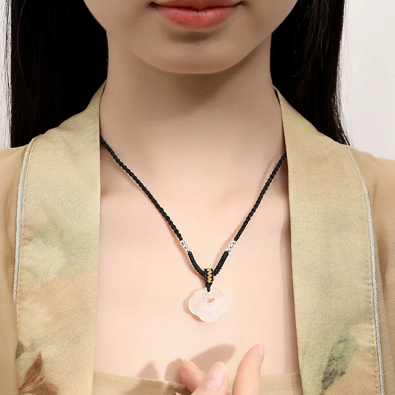Bubble Scallops Chalcedony Necklaces Unisex-6