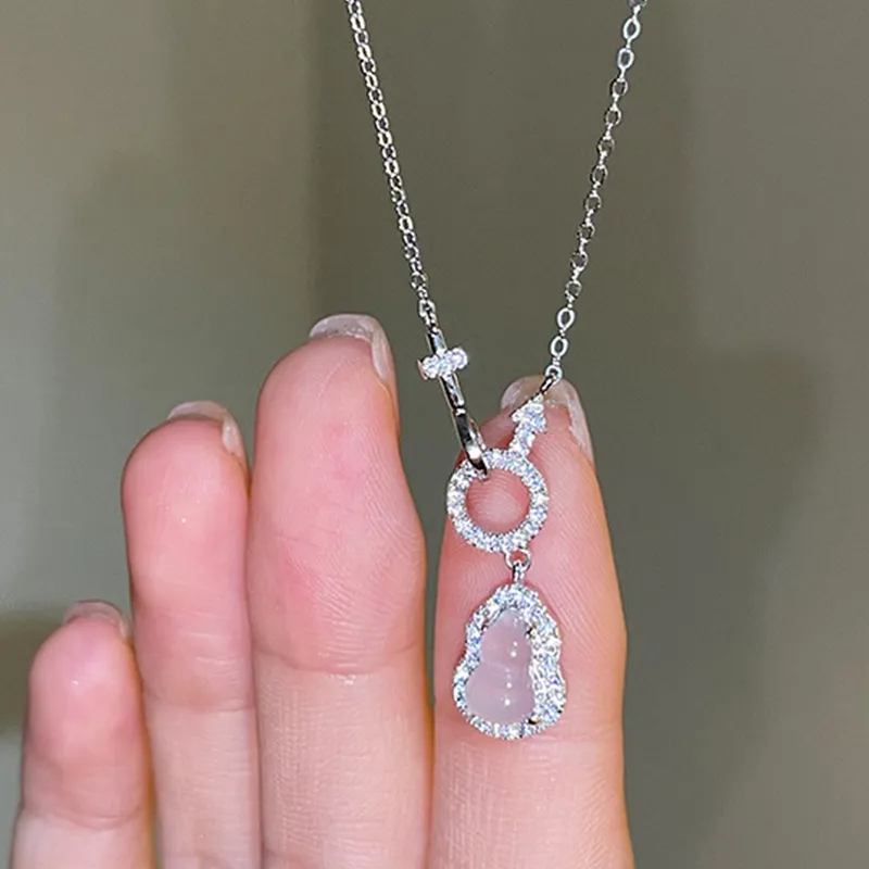 Bubble Scallops Chalcedony Necklaces Unisex-3