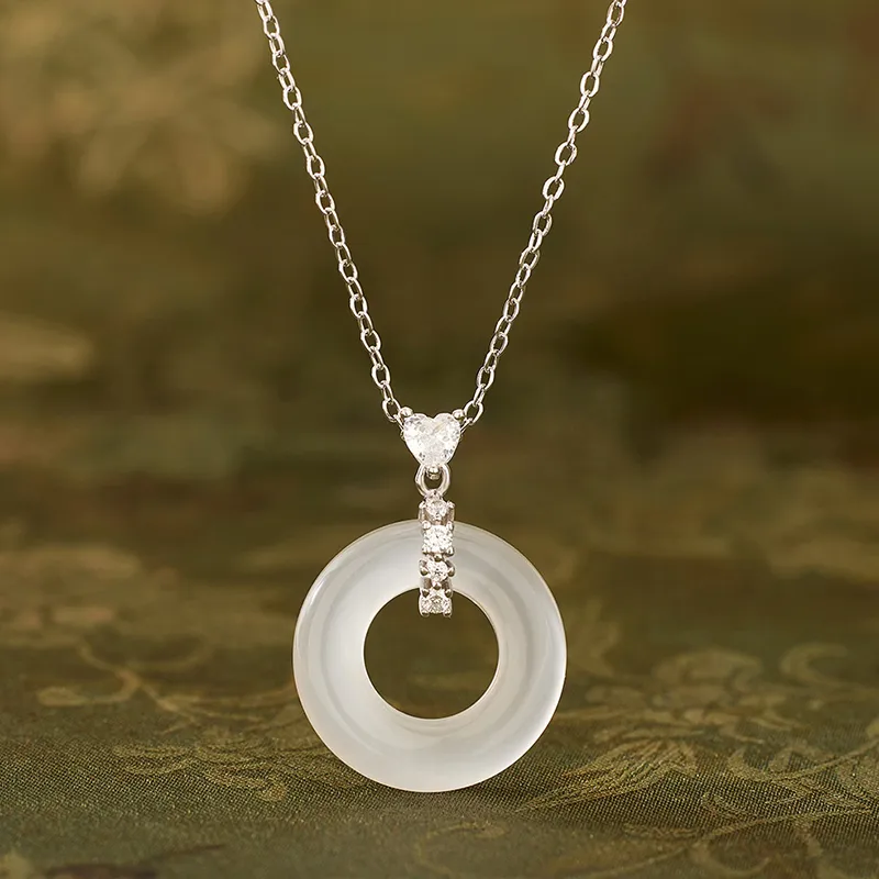 Bubble Scallops Chalcedony Necklaces Unisex-3