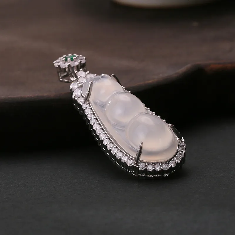 Bubble Scallops Chalcedony Jade Necklaces Women's-1
