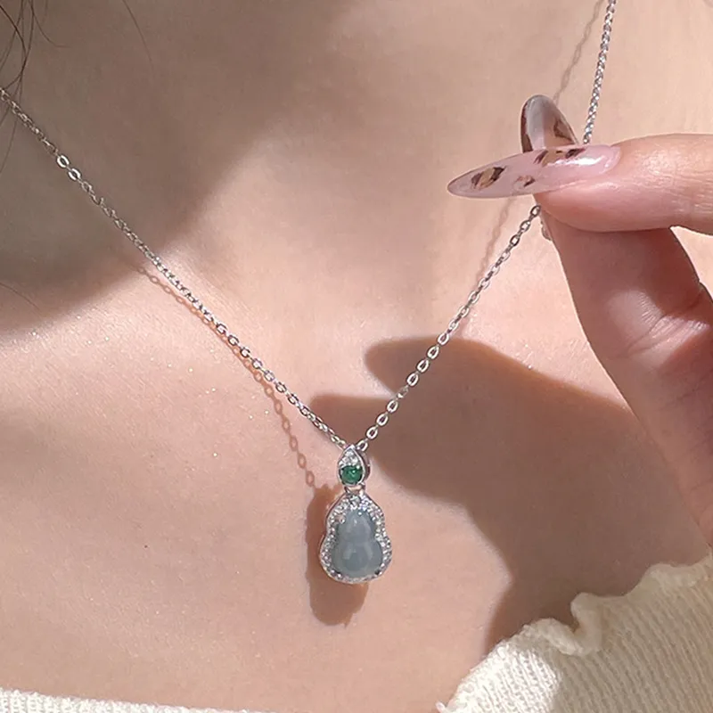 Bubble Scallops Glutinous Jade Jadeite Necklaces Women's-1