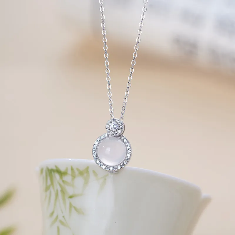 Bubble Scallops Chalcedony Jade Necklaces Women's-1