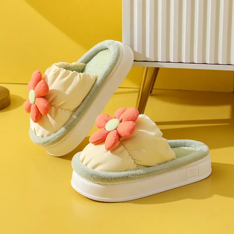 Mrs. Hui Slippers / Home Slippers-9