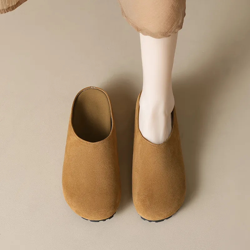 City Camel Rubber Sole Closed Toe Slippers Women's-10