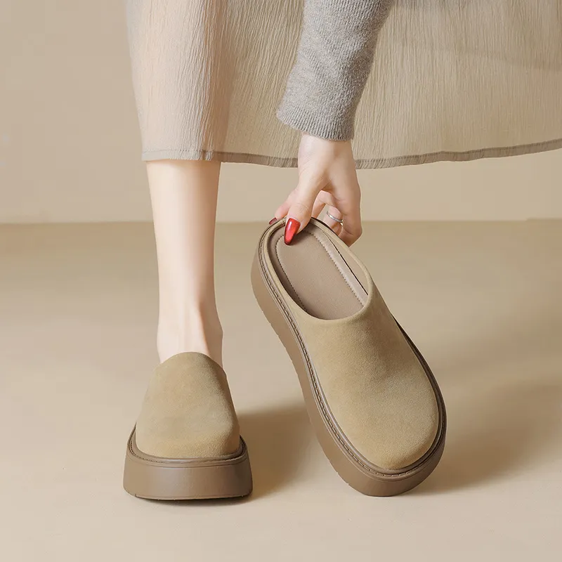 City Camel Closed Toe Slippers Women's-1