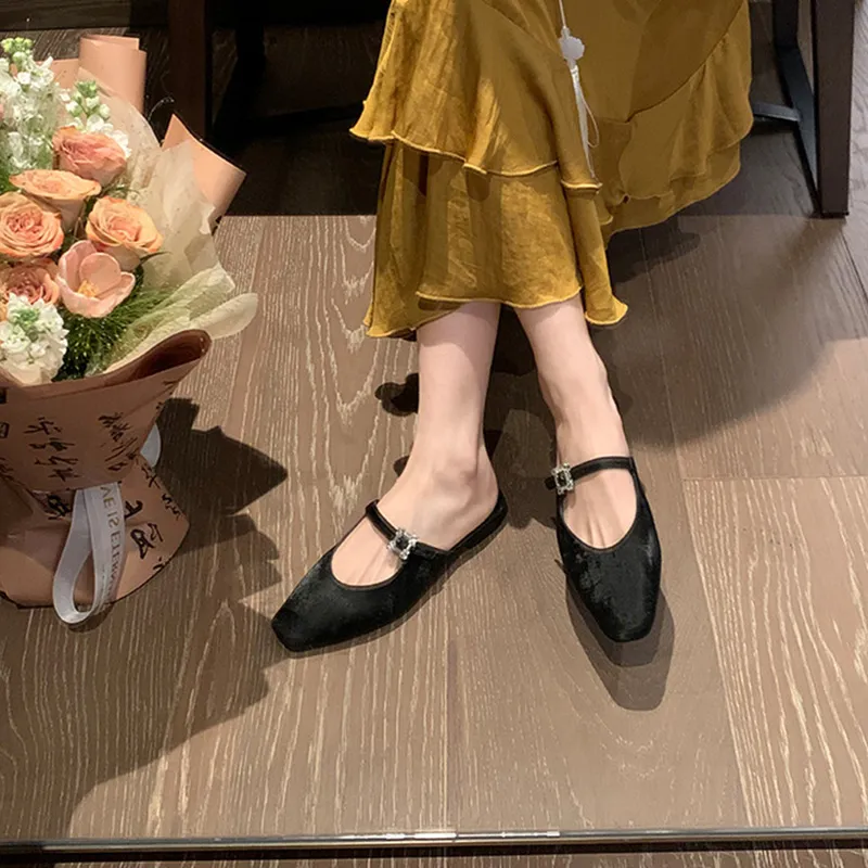 City Camel Quiet Closed Toe Slippers Women's-2