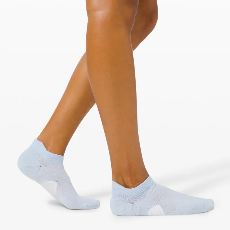 Lululemon SpeedTab Ankle Socks Women's 1 Pack Dreamy Light Blue/white-2