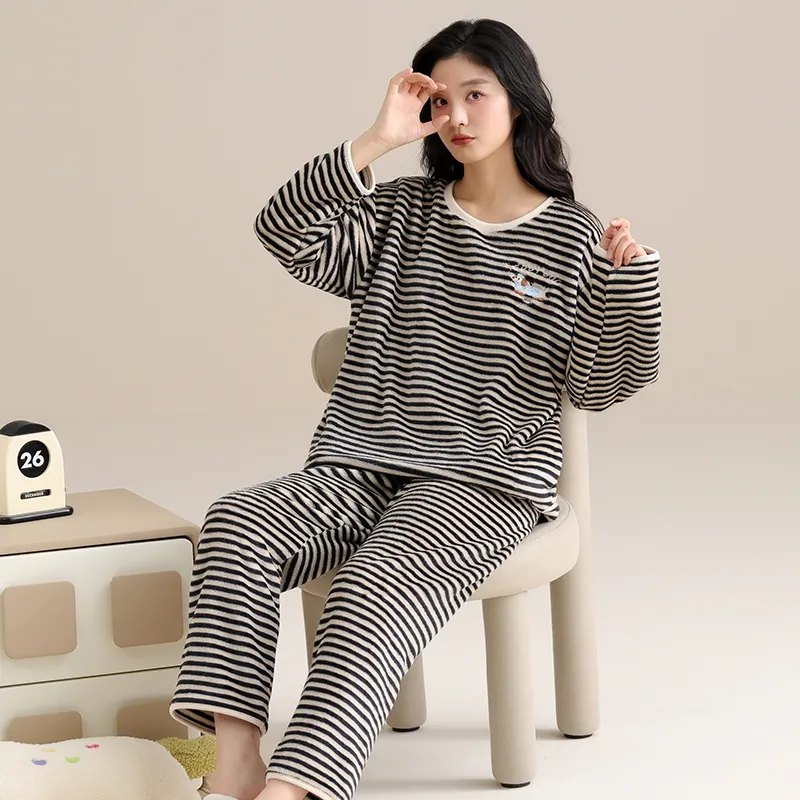 MADALLO Pajama Set Unisex Image Color-8