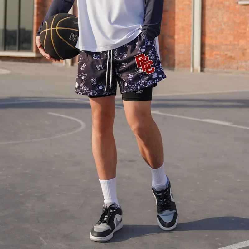 Elevate LOGO look donning the ® Mid-Rise Stretch Twill Chino Pants