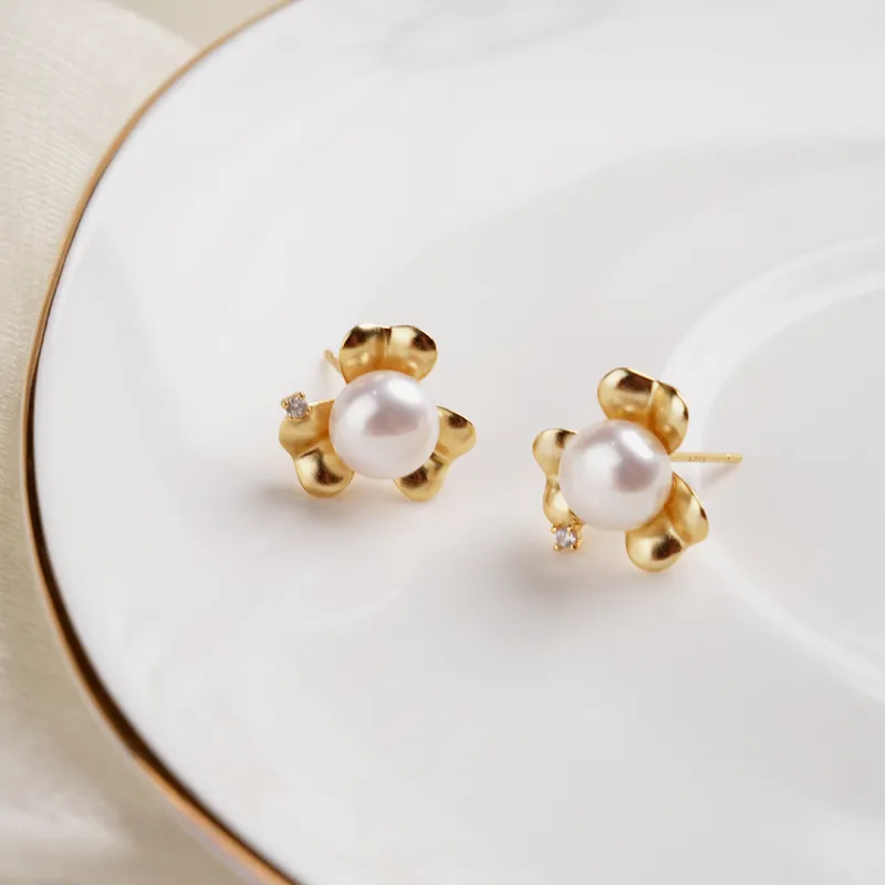 FREE ELF Freshwater Pearl Stud Earrings Women's-1