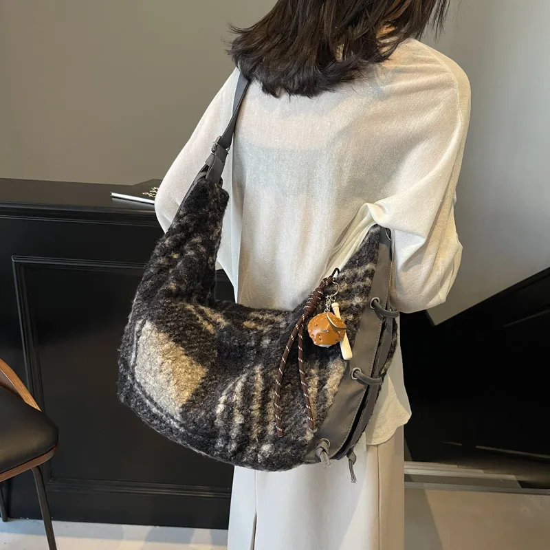 DCLOUD Plush Crossbody Bag Women's Multicolor-8
