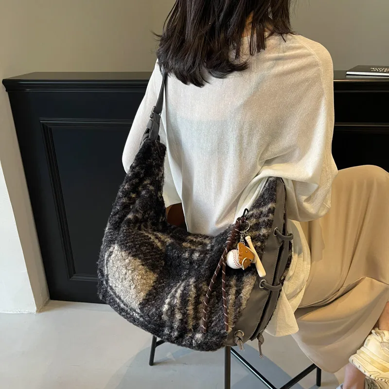 DCLOUD Plush Crossbody Bag Women's Multicolor-9