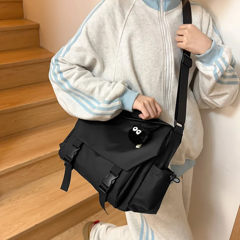 DCLOUD Membrana Dermalis Shoulder Bag Regular Unisex Multicolor-11