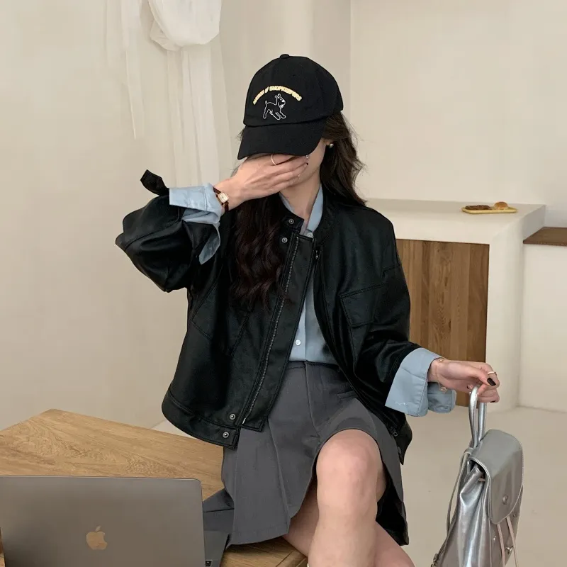 Classic Leather Jacket Exemplifies Unique Style Unisex-10