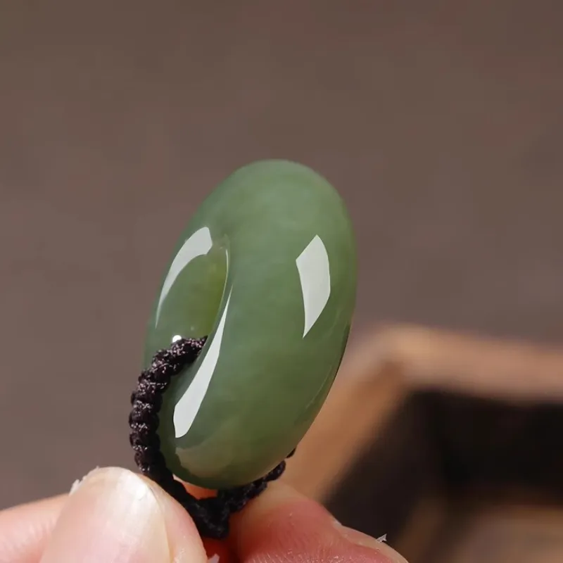 Zhen Yu Zhen Pin Necklaces Green Jade Unisex-2
