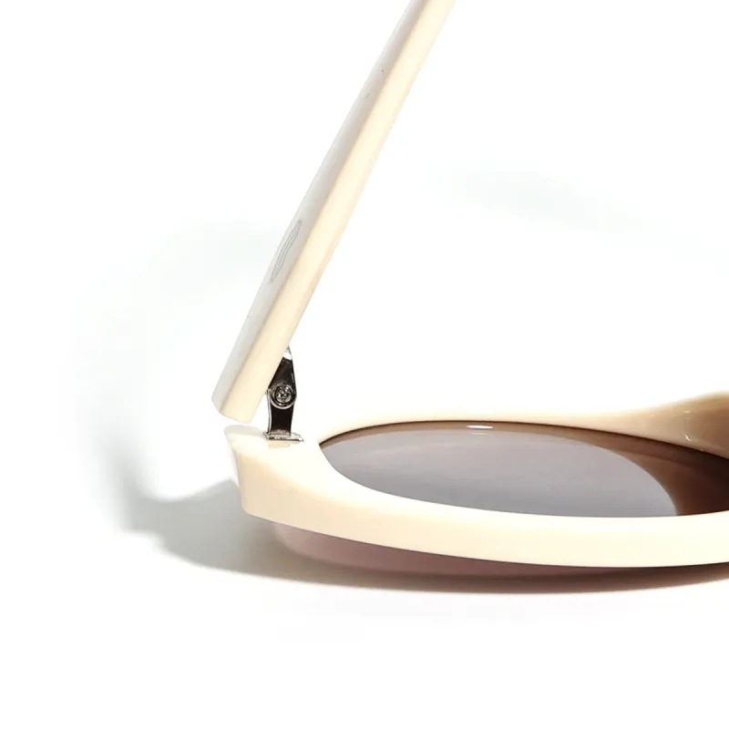 Conant Plate Frame Cat Eye Sunglasses Unisex-9