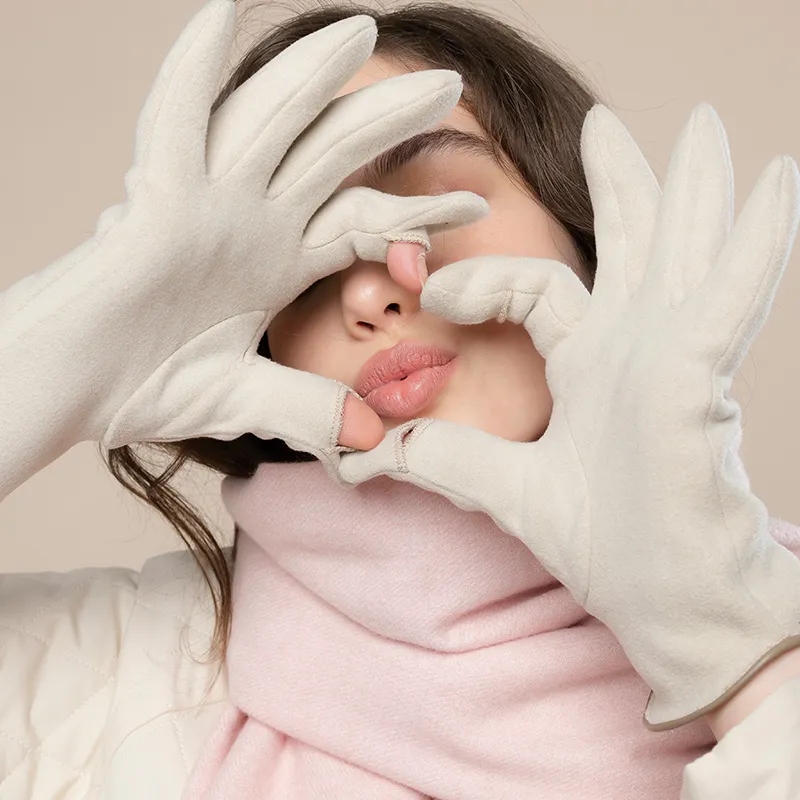 15 MINS 92% Polyester 8% Elastane Knit Gloves Women's-1
