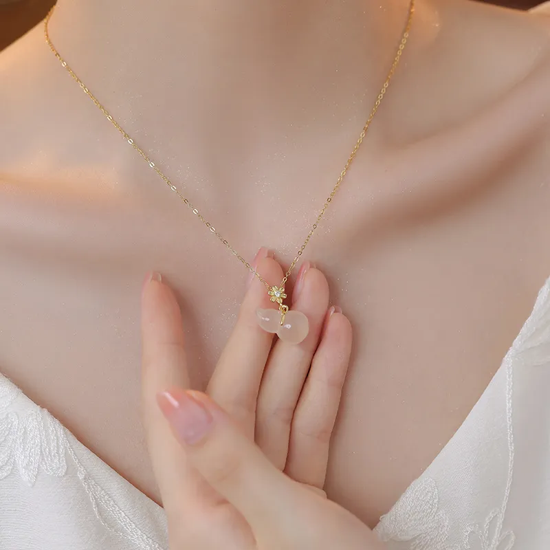 TIMEBOTTLE Chalcedony Necklaces Women's-1