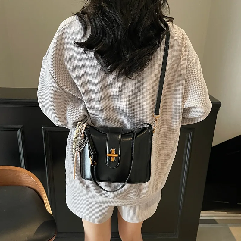 XIANGSU PU Shoulder Bag Regular Women's Silver/White/Pink/Black-22