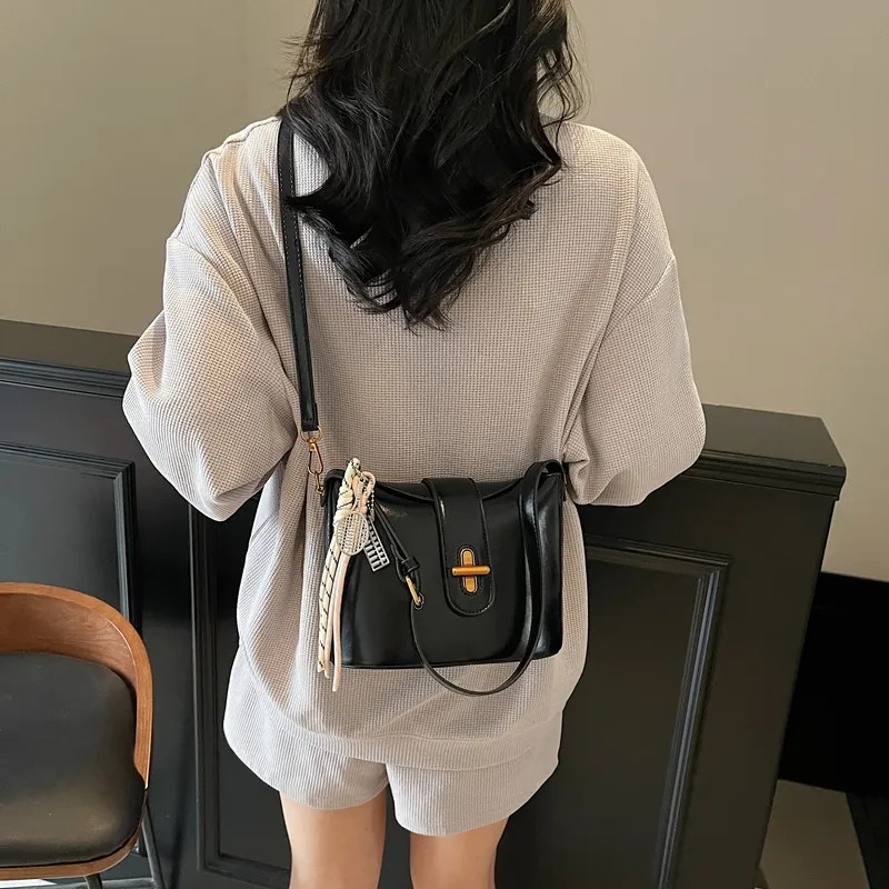 XIANGSU PU Shoulder Bag Regular Women's Silver/White/Pink/Black-20