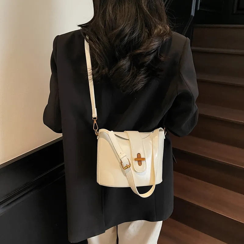 XIANGSU PU Shoulder Bag Regular Women's Silver/White/Pink/Black-9