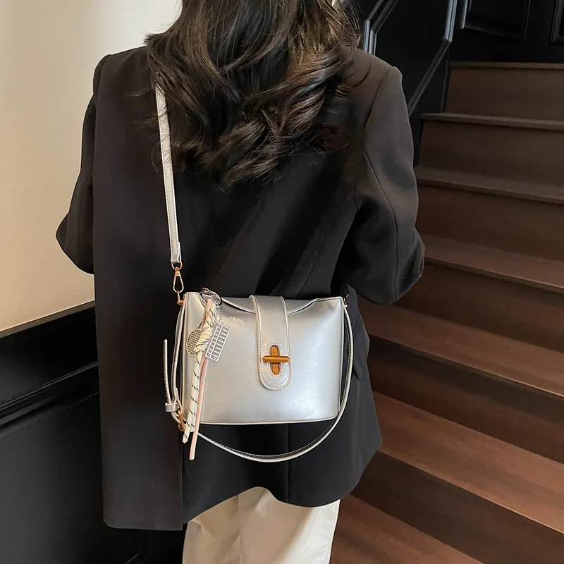 XIANGSU PU Shoulder Bag Regular Women's Silver/White/Pink/Black-3