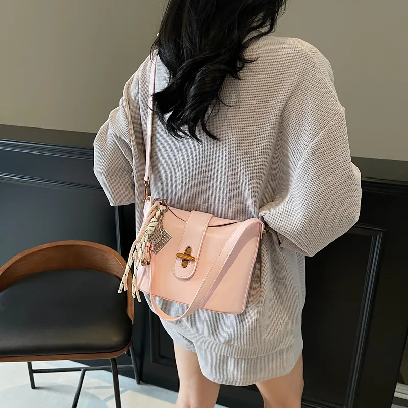 XIANGSU PU Shoulder Bag Regular Women's Silver/White/Pink/Black-17