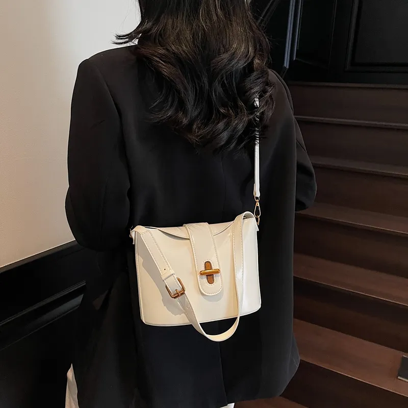 XIANGSU PU Shoulder Bag Regular Women's Silver/White/Pink/Black-8