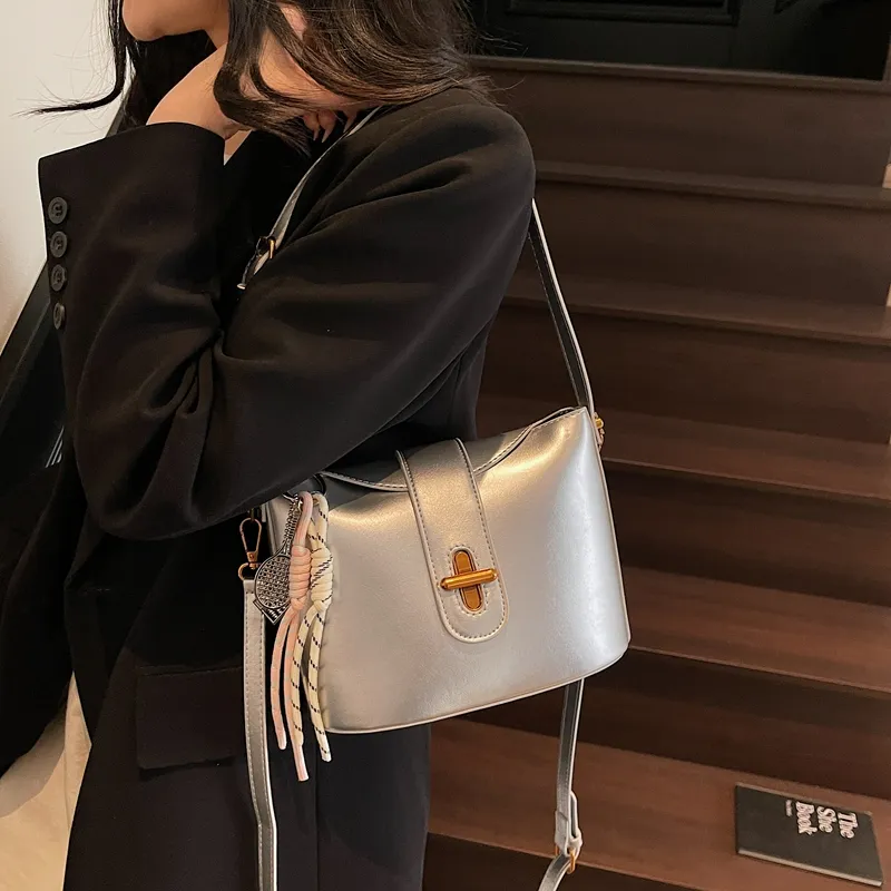 XIANGSU PU Shoulder Bag Regular Women's Silver/White/Pink/Black-5