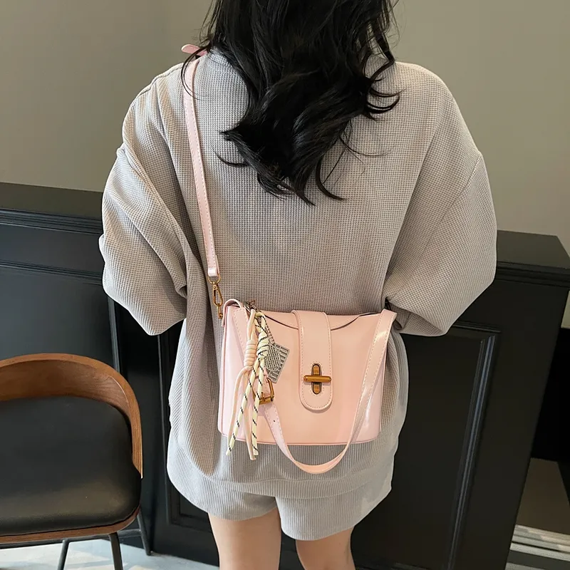 XIANGSU PU Shoulder Bag Regular Women's Silver/White/Pink/Black-16
