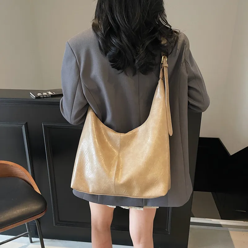 Yalu PU Shoulder Bag Regular Women's Black/Khaki/Brown-10