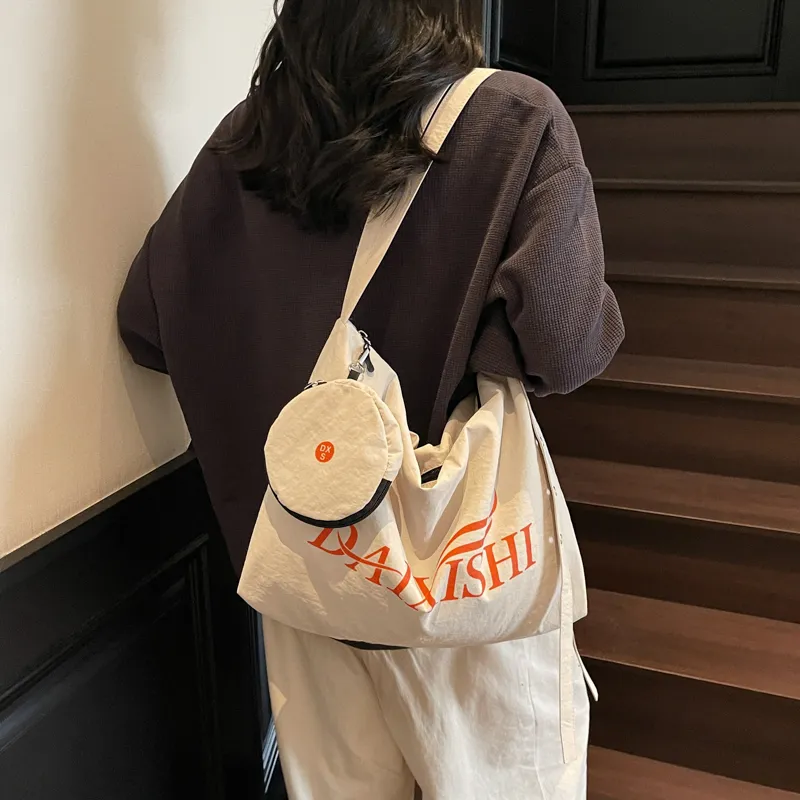 Yalu Nylon Shoulder Bag Women's Multicolor-10