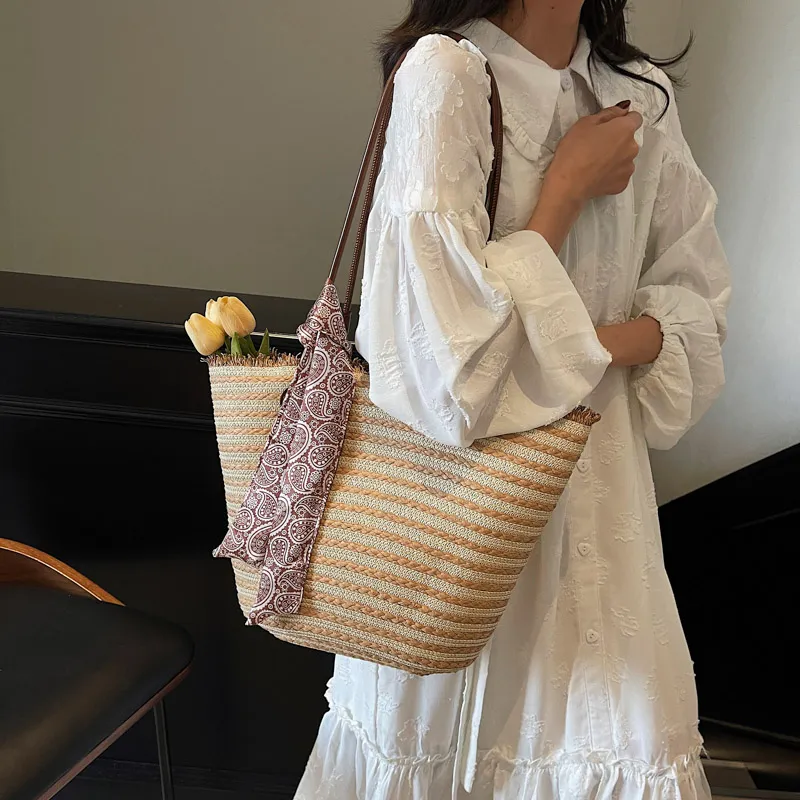Yalu Straw Woven Shoulder Bag Women's Black/Khaki-5