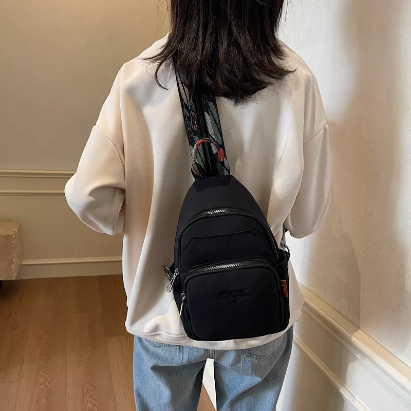 Yalu Nylon Sling Bag Backpack Unisex White/Black-7