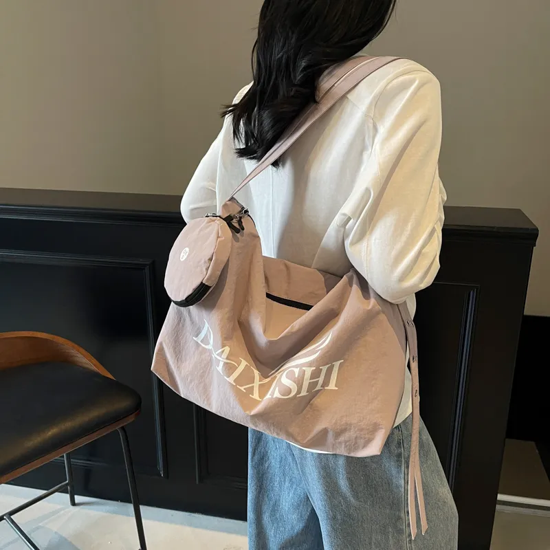 Yalu Nylon Shoulder Bag Women's Multicolor-13