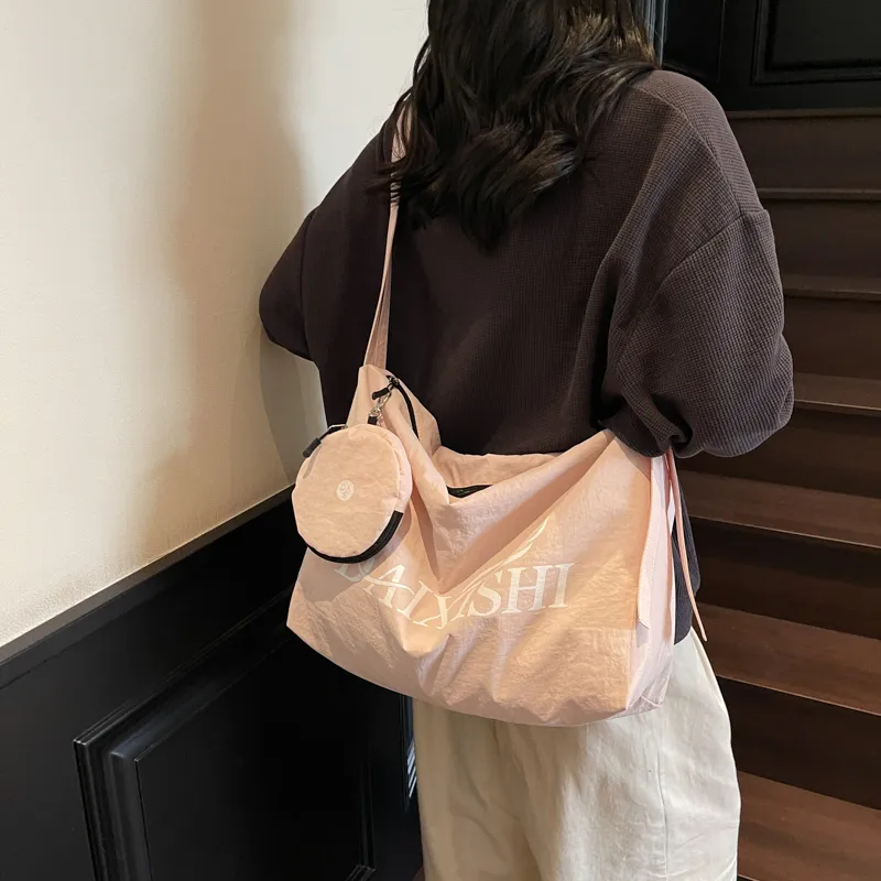 Yalu Nylon Shoulder Bag Women's Multicolor-24