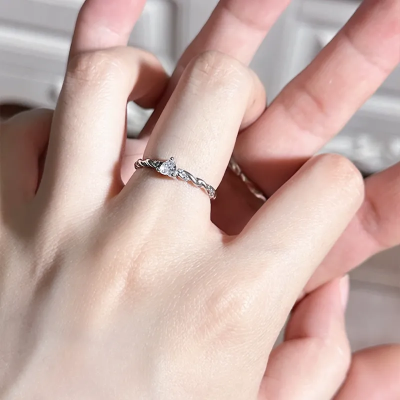 Zheng Tai Fook Cubic Zirconia Rings Unisex-4