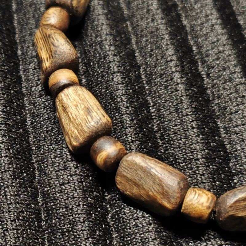 Guansha Qinan Agarwood 5.3g Beaded Bracelet Unisex-3