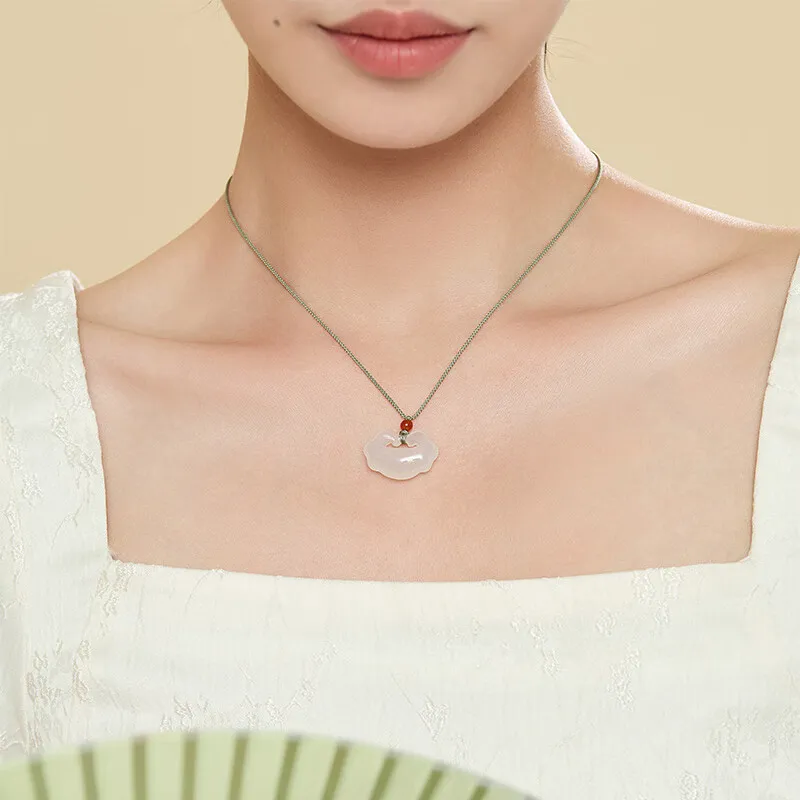 Bear Silversmith Chalcedony Necklaces Women's-5