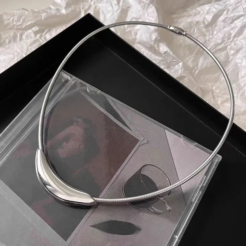 MGS Niche Cool Minimalist Luxury Fashion Elegance Advanced Vintage Atmosphere Everyday Versatile Exquisite Box Unisex-13